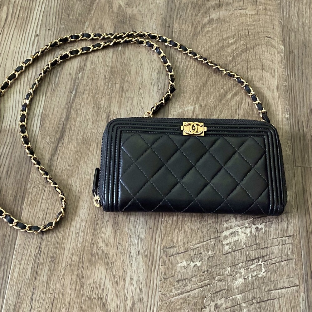 Chanel boy wallet on chain